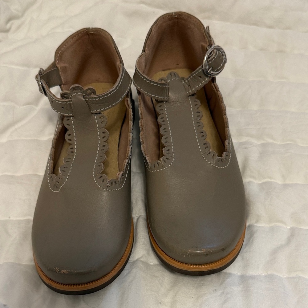 Girls' Beige T-Strap Mary Jane Shoes The Humble Soles size 30 (12/12.5)
